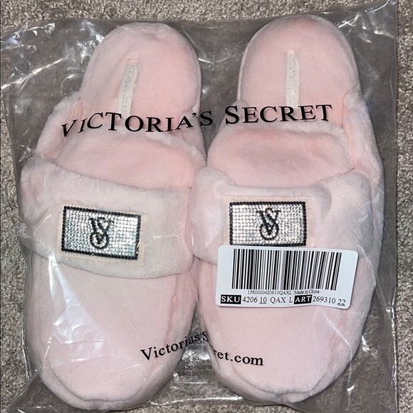 Victoria’s Secret Bling Strap Slipper - Picture 4 of 5
